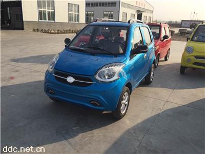  最新油电两用代步四轮电动轿车